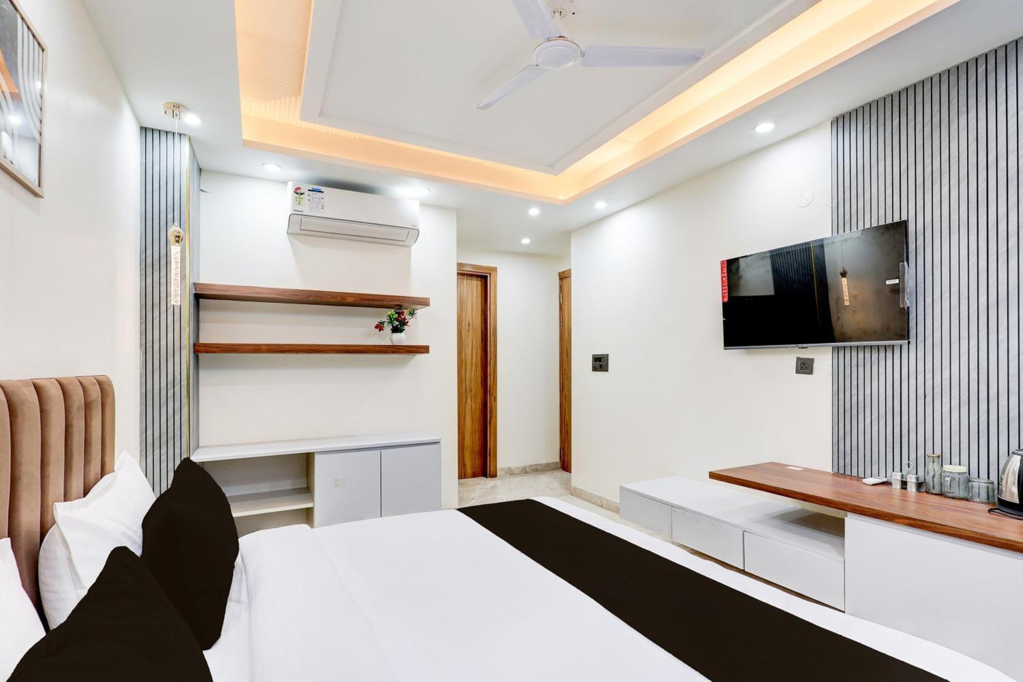 Super Hotel O Sector 43 Gurgaon Exterior photo