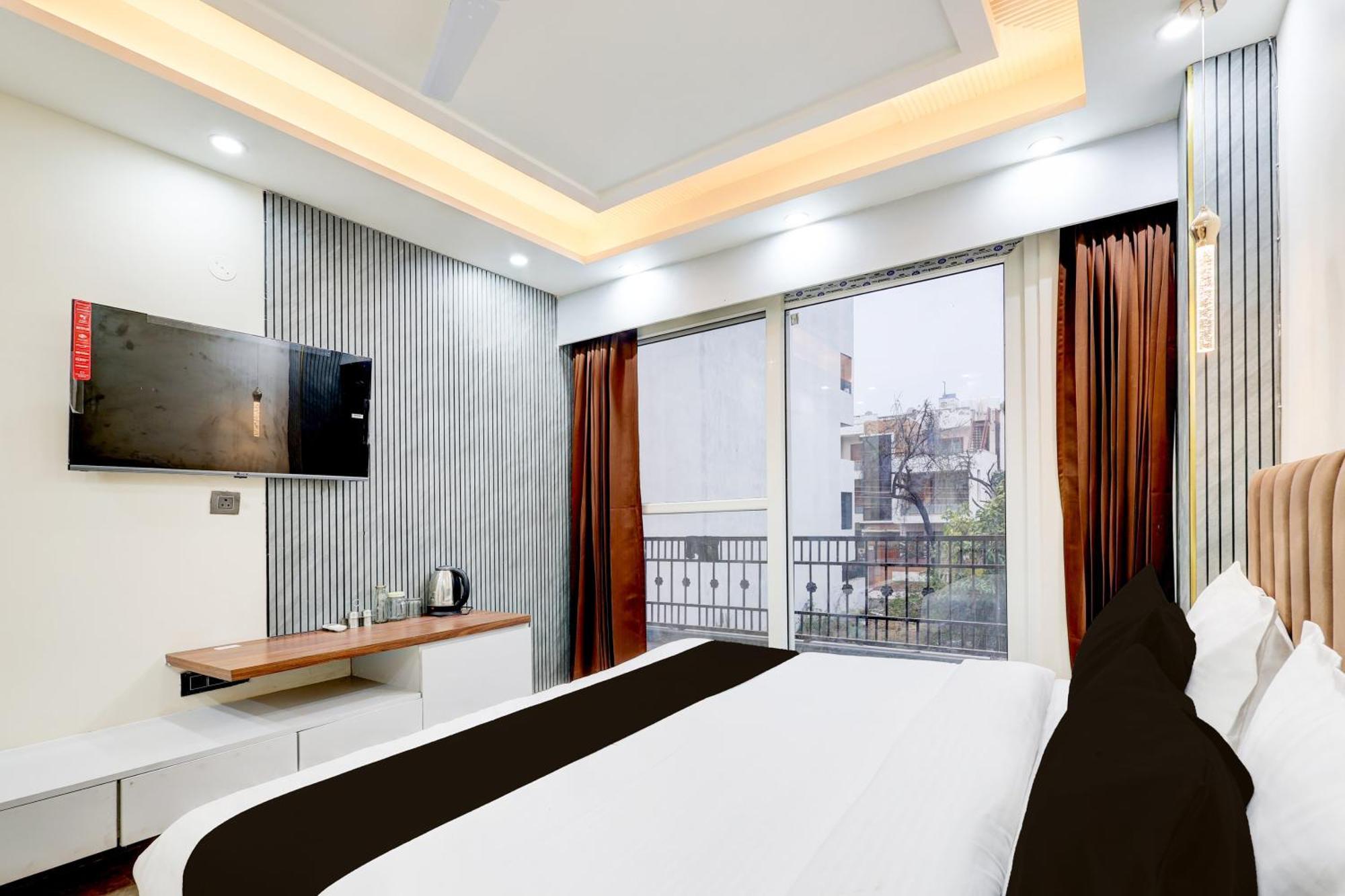 Super Hotel O Sector 43 Gurgaon Exterior photo